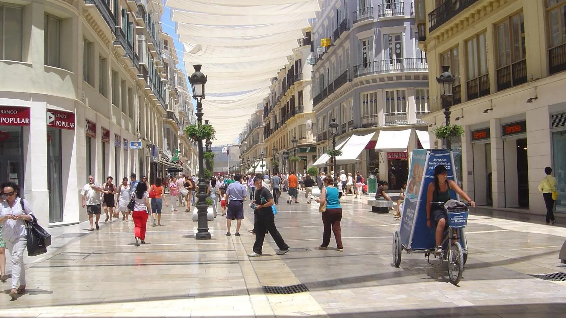 Konukevi Hostal Larios Otel Málaga