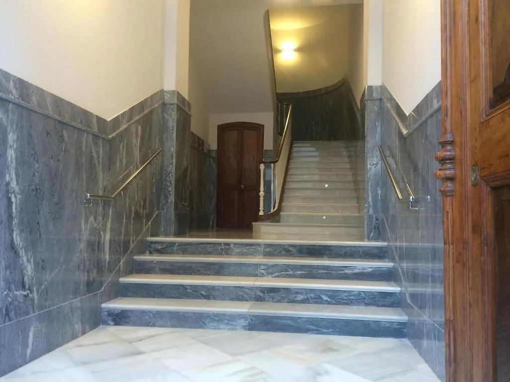 Hostal Larios Malaga Guest house